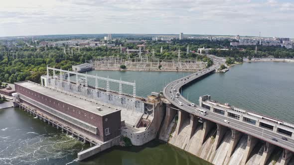 Beautiful Nature Near the River. Dnieper Hydroelectric Power Station in Zaporozhye alt