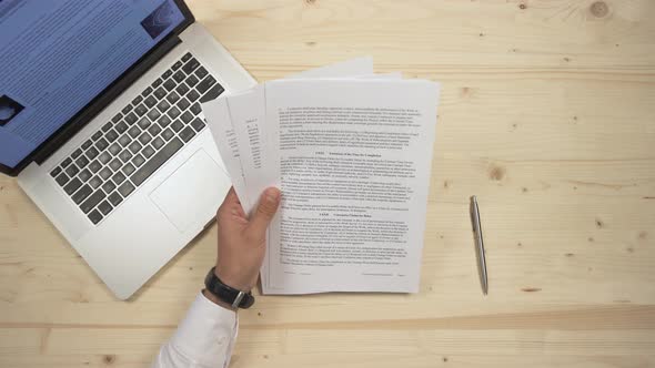 Timelapse of a day at the office alt