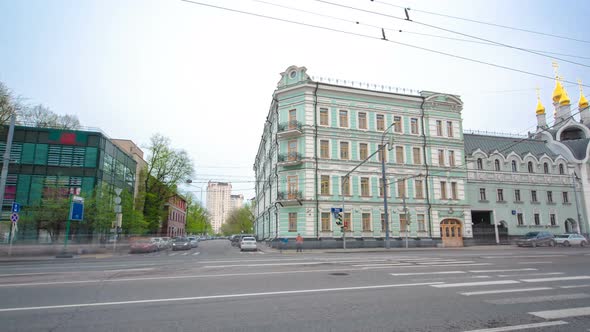 Building and Church on Prospect Mira Street in Moscow Timelapse Hyperlapse alt