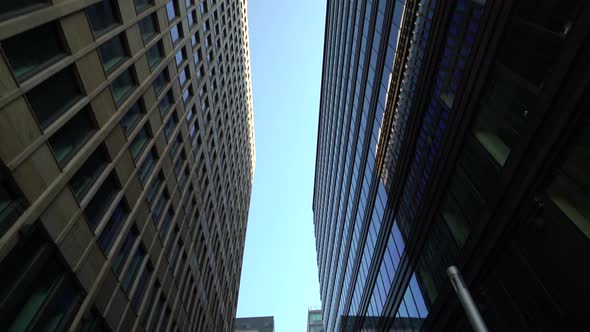 Mirror the Business Center is Removed From the Bottom Up in the Center of Moscow alt