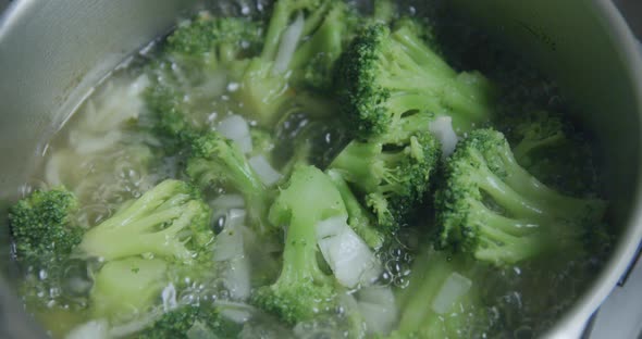 Soup broccoli boiling cooking slow motion