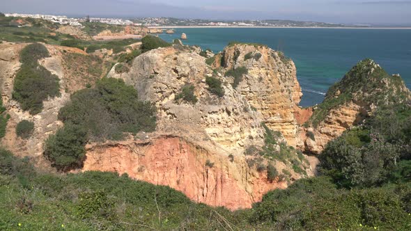 Rocky shore in Lagos alt