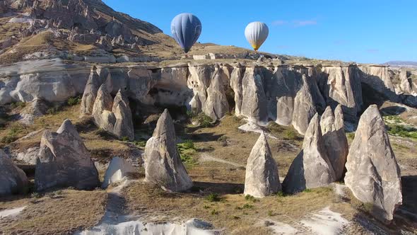 At The End of The Hot Air Balloon Ride, It Landing on The Ground alt