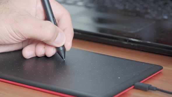 Left Hand Drawing on Digital Pen Tablet
