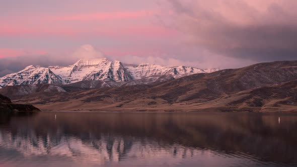 Deer Creek Reservoir reflecting Mount Timpanogos alt