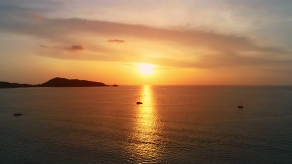 Dark sea sunset background.Tropical sea at sunset or sunrise over sea video alt