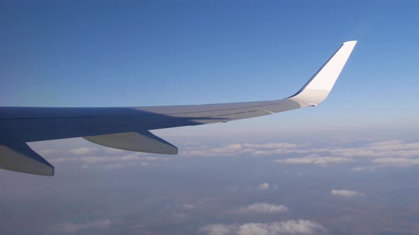 View from the window of the plane (WIDE) alt