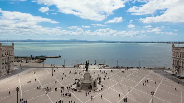 4k timelaspe of commerce square - Praça do commercio in Lisbon - Portugal - UHD