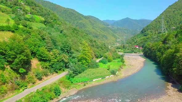 A bird's-eye view of a village in Georgia, located on the bank of Chorokhi River alt