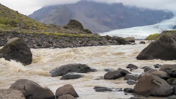 Glacier Melting in Iceland alt