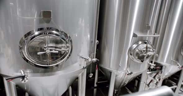 Stainless Steel Tanks for Brewing Beer alt