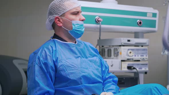 Surgeon Doing an Operation alt