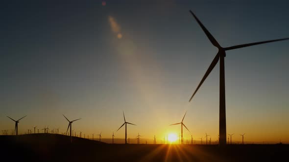 Wind turbines in Southern California near Palm Springs alt
