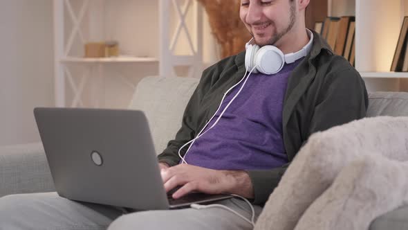 Internet Fun Online Entertainment Home Man Laptop alt