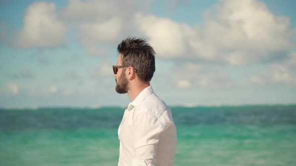 Leisure Happy Traveler Hot Sunny Day In Mexico Cancun.Sea White Sand Turquoise Water Caribbean Coast alt