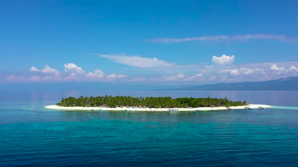 Tranquil Beach Scenery. Exotic Tropical Beach Landscape with White Sand Beach and Amazing Turquoise alt