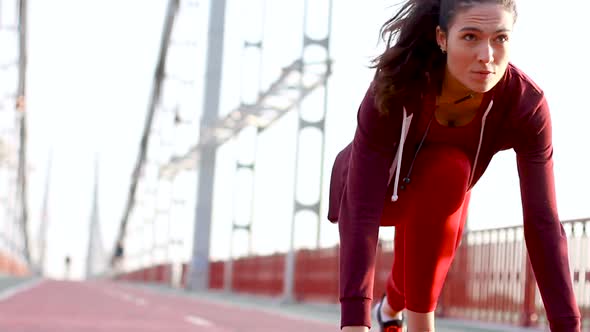 Modern Sport Woman Outdoor alt