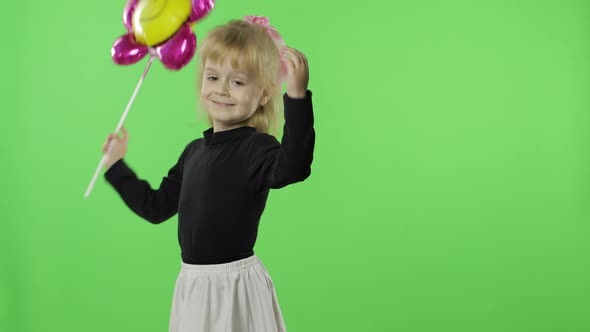 Girl in Black and White Dress Dancing, Happy Four Years Old Child, Chroma Key alt