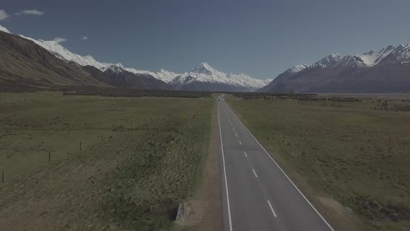 Driving to Mt Cook in New Zealand