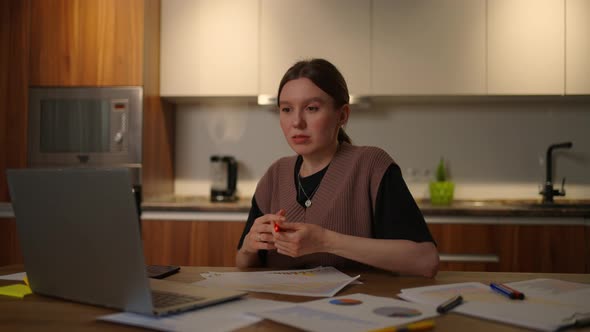 The Woman Works From Home alt