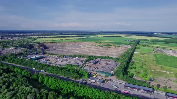 Excavating Granite in the Granite Fields alt