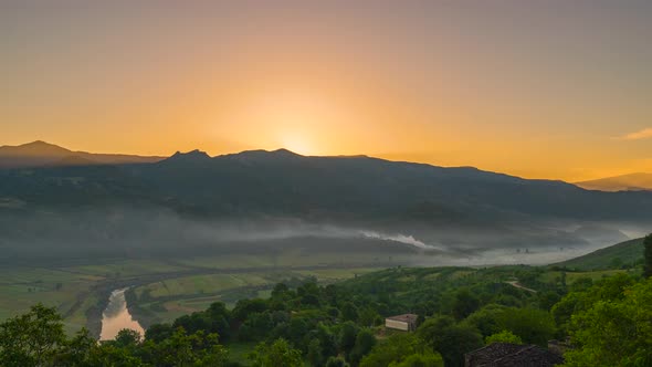 Panning Timelapse Sunrise Over the Rolling Hills in Tuscany Countryside Italy alt