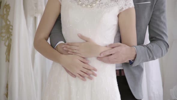 Happy Bride and Groom in Wedding Dress Prepare for Married in Wedding Ceremony alt