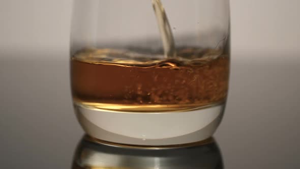 Pouring Whiskey 01 alt