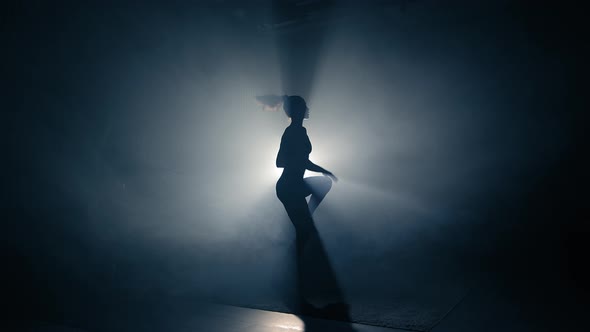 Fit Woman Training Silhouette alt