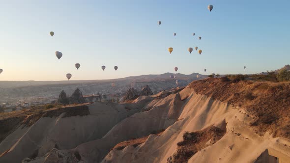 Cappadocia, Turkey : Balloons in the Sky. Aerial View alt