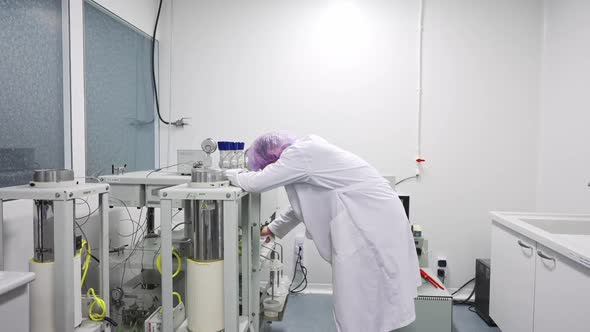 Scientist Work in the Lab