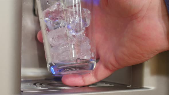 Getting Ice from an Ice Maker alt
