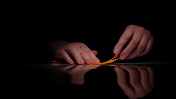 Arts Origami. Black. Close Up alt