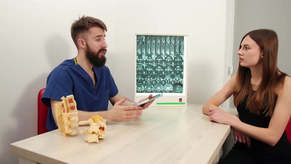 Consulting Patient at Visit alt