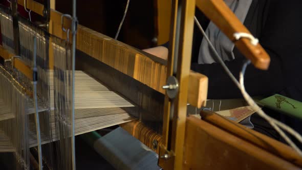 Traditional Weaving Loom For Linen Cloth