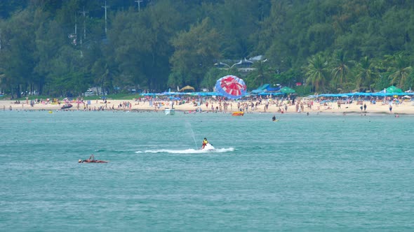 High Season in Karon Beach in Phuket alt