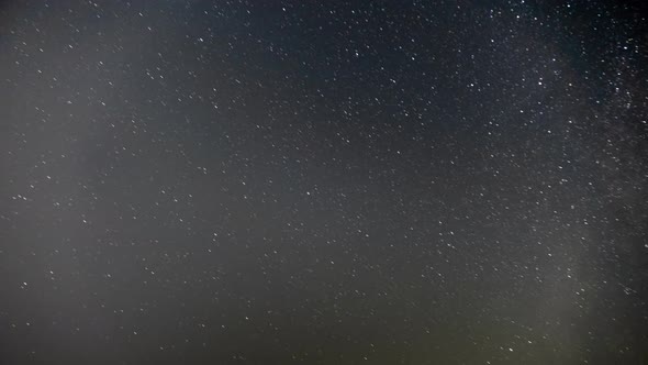 Stars in the Night Sky Rotate. Astronomy Time Lapse of Stars and Planets alt