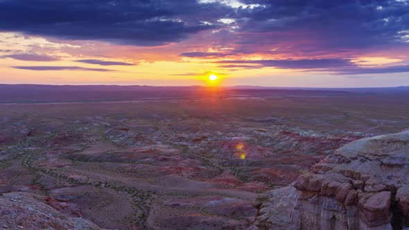 Canyons Tsagaan Suvarga at Sunrise in Mongolia alt