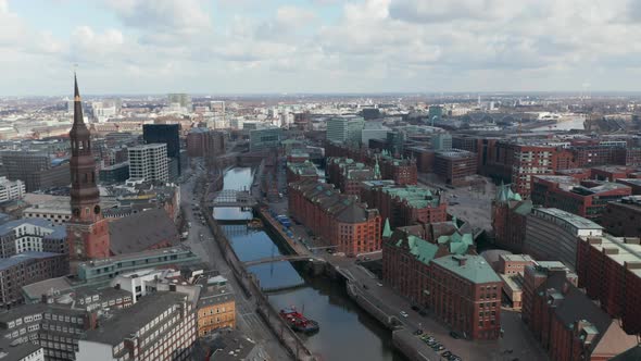 Aerial View of Residential Houses By the Canals of Elbe River in Hamburg City Center alt