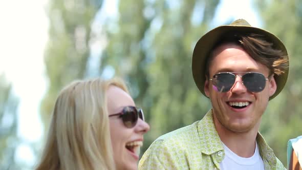 People Who Met at Concert Singing and Dancing to Favorite Band Songs Together alt