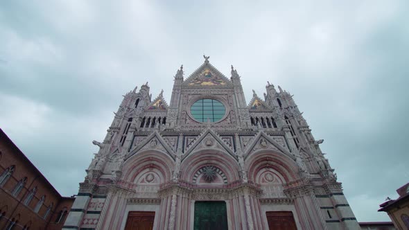 The Metropolitan Cathedral of Santa Maria Assunta in Siena alt