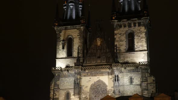 Famous Czech Republic capital Church of Mother of God before Tyn by night 3840X2160 UHD tilting  foo alt