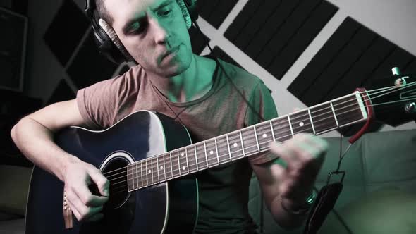 Recording an Acoustic Guitar in Home Recording Studio with Acoustic Foam Rubber alt