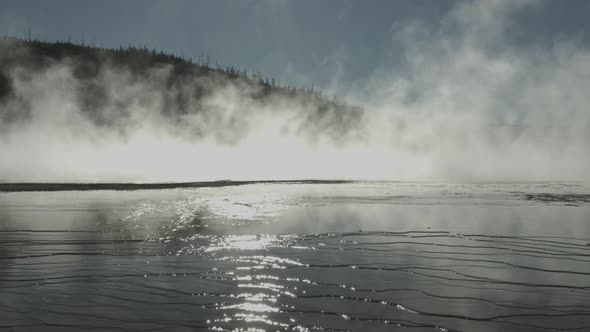 Midway Geyser Basin in Yellowstone National Park alt