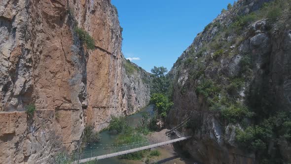 Sliding Camera of Canyon and Suspension Bridges in Chulilla