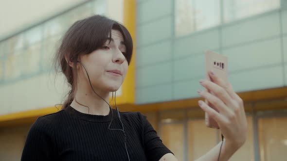 Video Chat Closeup alt