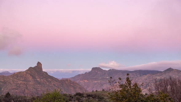 Roque Nublo in Gran Canaria at Sunrise alt