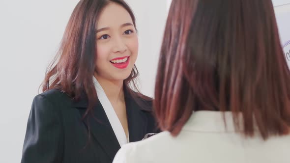 creative agency business brain storm meeting presentation Team discussing alt