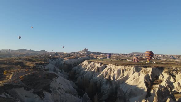 Valley Flying Balloon Cappadocia alt