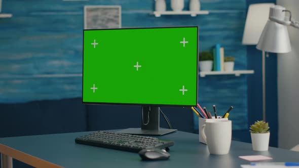 Close Up of Professional Powerful Computer with Mock Up Green Screen Chroma Key alt